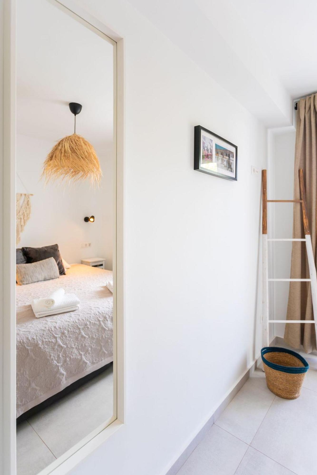 La Cala - Beachfront Few Steps Away From Sandy *